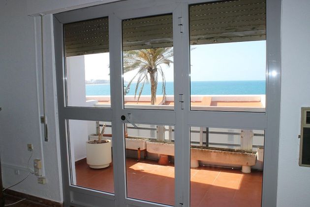 Foto 2 de Pis en venda a La Caleta - La Viña de 4 habitacions amb terrassa i ascensor