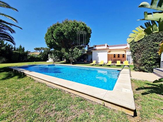 Foto 1 de Casa en venda a Roche de 3 habitacions amb terrassa i piscina