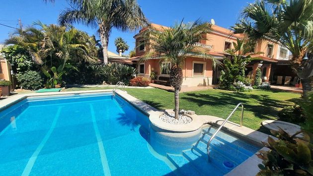 Foto 1 de Xalet en venda a calle La Hacienda de 5 habitacions amb terrassa i piscina