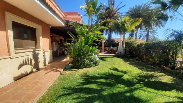 Foto 2 de Xalet en venda a calle La Hacienda de 5 habitacions amb terrassa i piscina