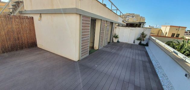 Foto 1 de Alquiler de ático en Centro - Almería de 2 habitaciones con terraza y garaje
