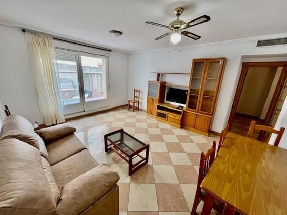 Foto 1 de Pis en lloguer a Centro - Almería de 2 habitacions amb terrassa i mobles
