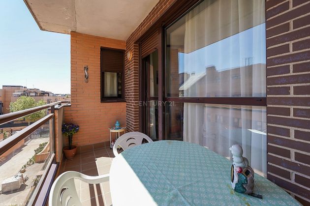 Foto 1 de Piso en venta en Dehesa Navalcarbón – Montecillo de 4 habitaciones con terraza y piscina