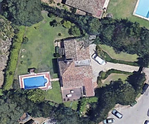 Foto 1 de Xalet en venda a Sotogrande Costa de 3 habitacions amb piscina i jardí