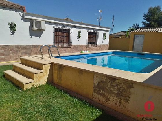 Foto 2 de Casa rural en venda a Alcolea de 4 habitacions amb piscina i jardí