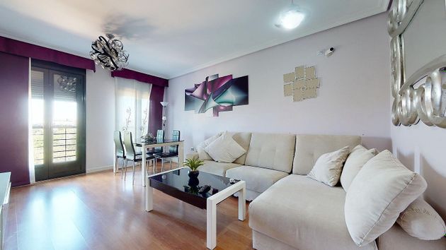 Foto 2 de Venta de piso en Campo de la Verdad - Miraflores de 3 habitaciones con garaje y aire acondicionado