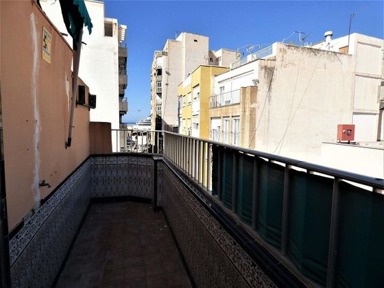 Foto 1 de Pis en venda a Centro - Almería de 4 habitacions amb terrassa i aire acondicionat