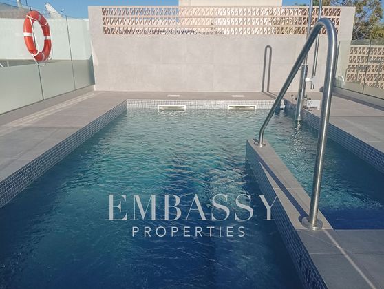 Foto 1 de Piso en alquiler en paseo Del General Martínez Campos de 2 habitaciones con terraza y piscina