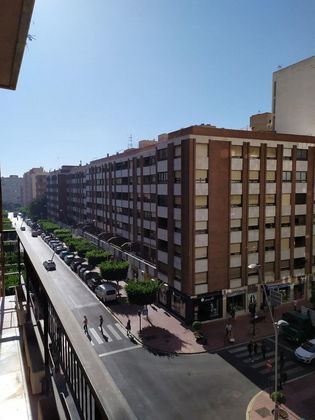Foto 2 de Piso en venta en calle Altamira de 4 habitaciones con terraza y garaje