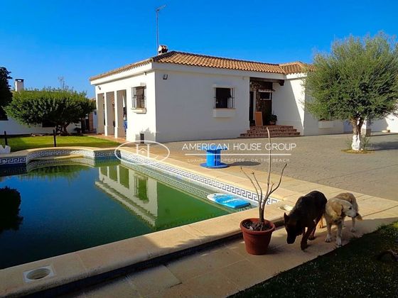 Foto 1 de Xalet en venda a Las Lagunas - Campano de 3 habitacions amb terrassa i piscina
