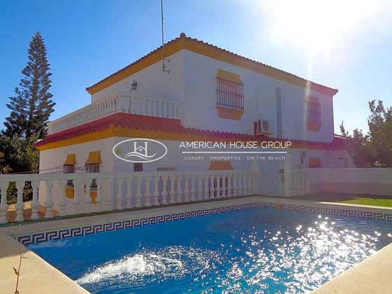 Foto 1 de Xalet en venda a Las Lagunas - Campano de 4 habitacions amb terrassa i piscina