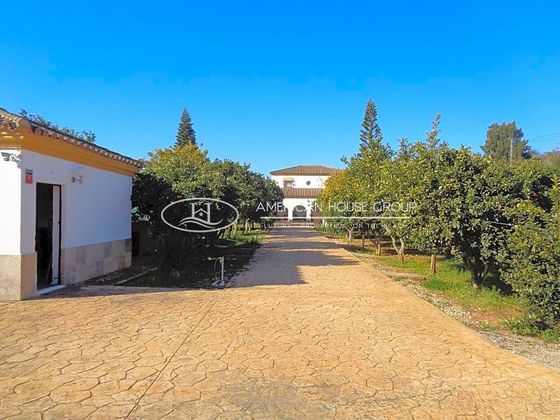 Foto 2 de Xalet en venda a Las Lagunas - Campano de 4 habitacions amb terrassa i piscina