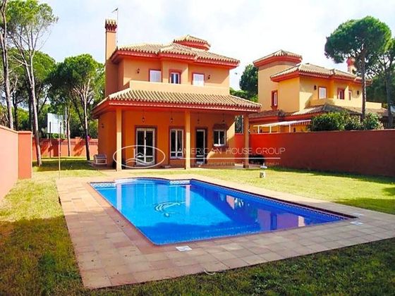 Foto 1 de Xalet en venda a Sancti Petri - La Barrosa de 4 habitacions amb terrassa i piscina
