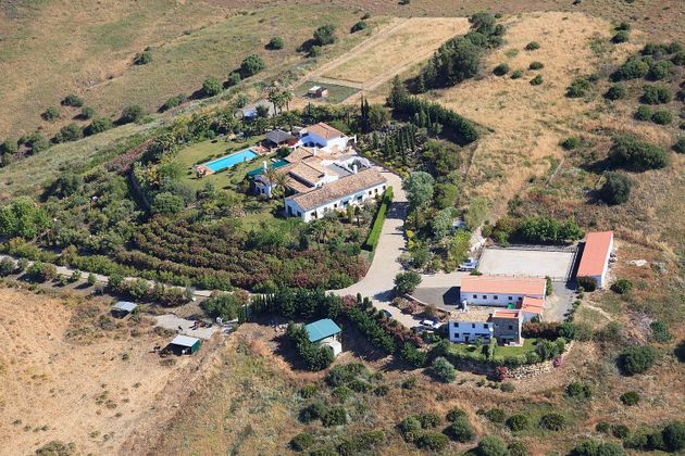 Foto 1 de Casa rural en venda a Puerto de Sotogrande-La Marina de 9 habitacions amb terrassa i piscina