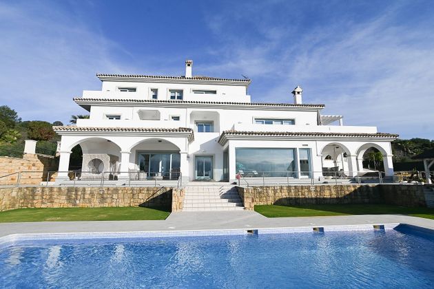 Foto 1 de Xalet en venda a Sotogrande Alto de 5 habitacions amb terrassa i piscina