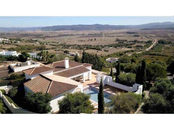 Foto 1 de Venta de chalet en Benalup-Casas Viejas de 4 habitaciones con terraza y piscina