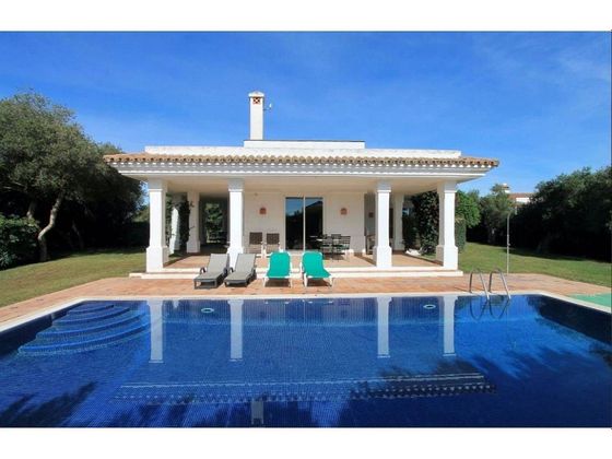 Foto 1 de Venta de chalet en Benalup-Casas Viejas de 3 habitaciones con terraza y piscina