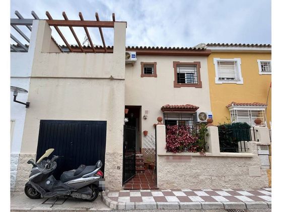 Foto 1 de Venta de casa en urbanización Cortijo Benalife de 4 habitaciones con terraza y garaje
