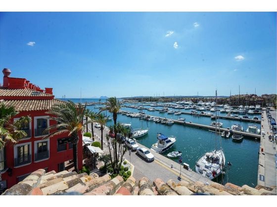 Foto 1 de Ático en venta en Puerto de Sotogrande-La Marina de 4 habitaciones con terraza y garaje
