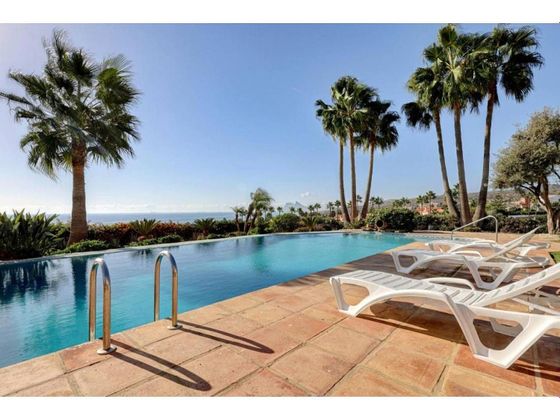 Foto 1 de Xalet en lloguer a La Alcaidesa de 7 habitacions amb terrassa i piscina