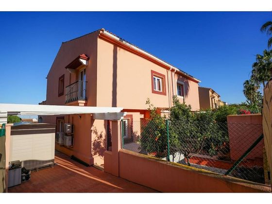 Foto 2 de Casa en venta en La Alcaidesa de 4 habitaciones con terraza y piscina