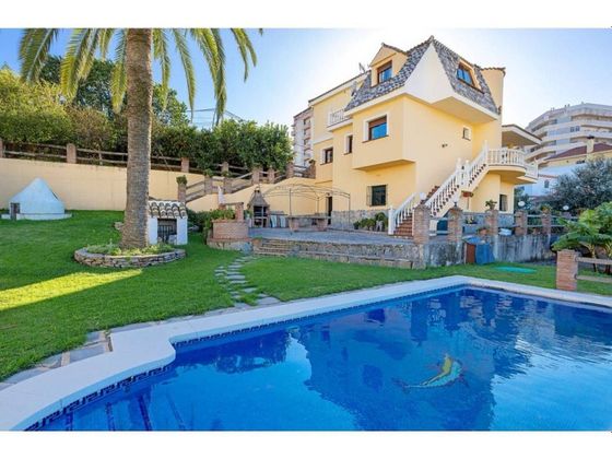 Foto 1 de Casa en venda a La Granja-La Colina-Los Pastores de 4 habitacions amb terrassa i piscina