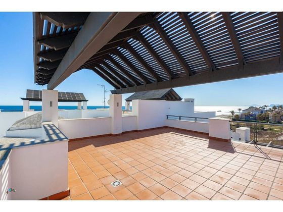 Foto 2 de Ático en venta en Casares de 2 habitaciones con terraza y piscina