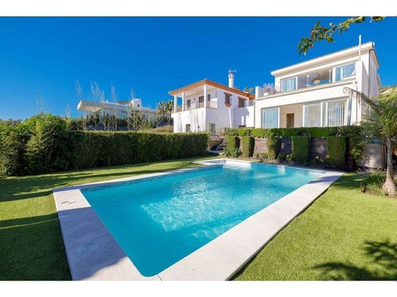 Foto 1 de Casa en venda a calle Caracolas de 4 habitacions amb terrassa i piscina