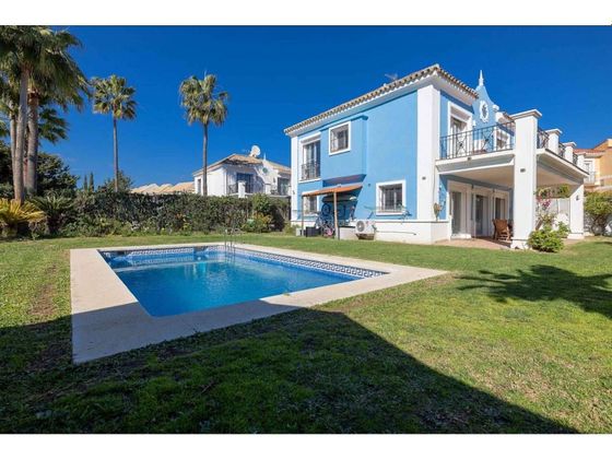 Foto 1 de Casa en venta en calle De Manilva de 4 habitaciones con terraza y piscina