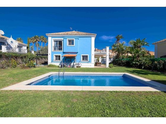 Foto 2 de Casa en venta en calle De Manilva de 4 habitaciones con terraza y piscina