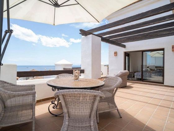 Foto 2 de Ático en venta en La Alcaidesa de 2 habitaciones con terraza y piscina
