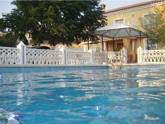 Foto 1 de Venta de casa en Alcolea de 1 habitación con terraza y piscina
