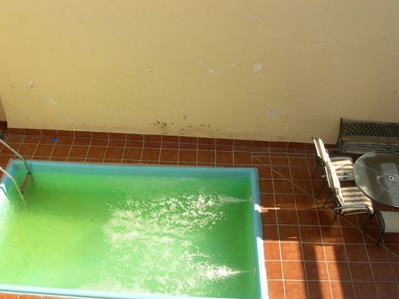 Foto 1 de Casa en venda a Poniente-Norte - Miralbaida - Parque Azahara de 4 habitacions amb piscina i aire acondicionat