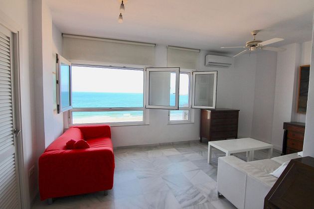 Foto 1 de Alquiler de piso en Playa Stª Mª del Mar - Playa Victoria de 2 habitaciones con garaje y muebles