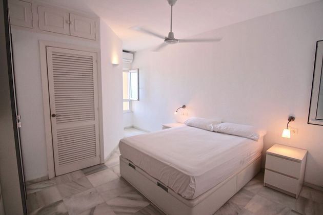 Foto 2 de Alquiler de piso en Playa Stª Mª del Mar - Playa Victoria de 2 habitaciones con garaje y muebles