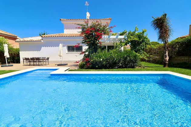 Foto 2 de Xalet en venda a Roche de 5 habitacions amb terrassa i piscina