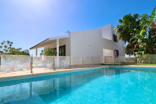 Foto 1 de Xalet en venda a Roche de 4 habitacions amb terrassa i piscina