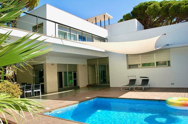 Foto 1 de Xalet en venda a Roche de 5 habitacions amb terrassa i piscina