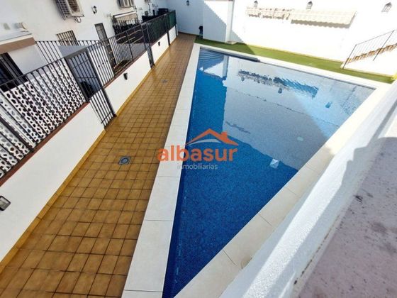 Foto 2 de Casa en venta en calle Los Julianes de 3 habitaciones con terraza y piscina