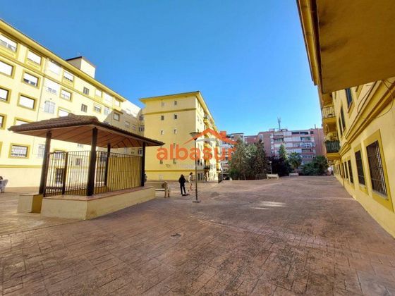 Foto 2 de Pis en venda a calle Doctor Antonio Manzanares de 4 habitacions amb jardí i aire acondicionat
