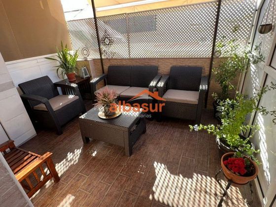 Foto 1 de Àtic en venda a calle Batalla de Los Cueros de 2 habitacions amb terrassa i aire acondicionat
