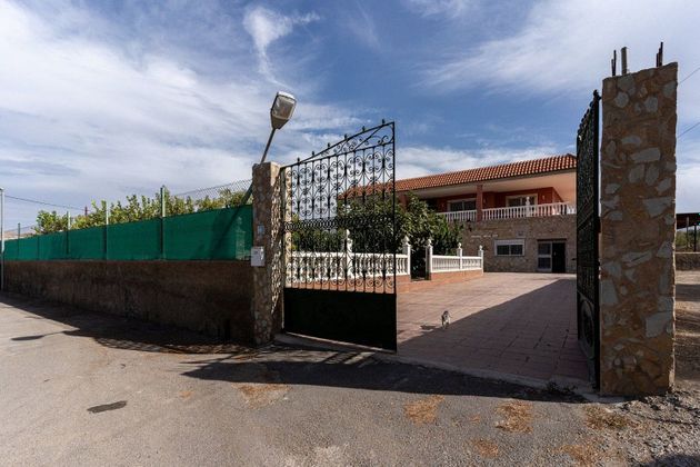Foto 1 de Chalet en venta en calle Vega Alta de 11 habitaciones con terraza y piscina