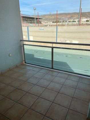 Foto 2 de Pis en venda a calle Miguel Indurain de 2 habitacions amb terrassa i garatge