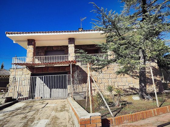 Foto 1 de Xalet en venda a Cerro de Alarcón - Puente La Sierra - Mirador del Romero de 4 habitacions amb terrassa i piscina