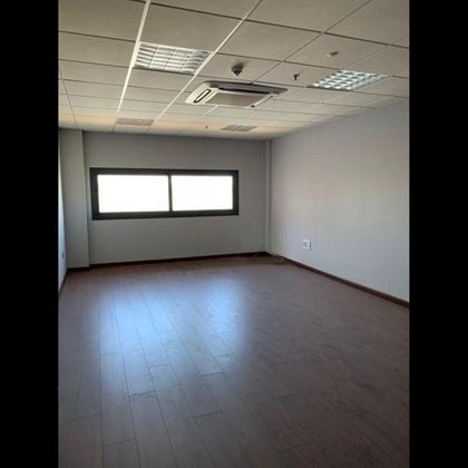Foto 2 de Oficina en venda a calle Platino de 58 m²