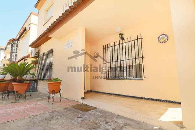 Foto 2 de Xalet en venda a V Centenario-Piletas-Capuchinos de 5 habitacions amb terrassa i aire acondicionat