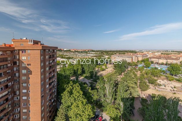 Foto 2 de Àtic en venda a Marroquina de 3 habitacions amb terrassa i piscina