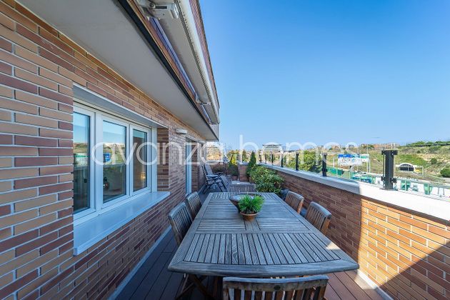 Foto 2 de Àtic en venda a Palomas de 3 habitacions amb terrassa i piscina