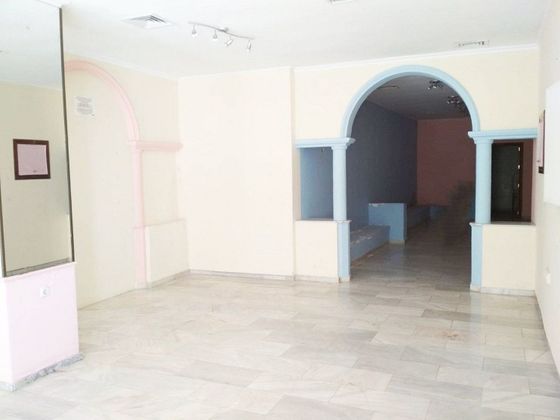 Foto 1 de Local en venta en Carpio (El) con aire acondicionado