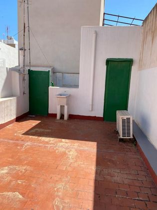 Foto 1 de Casa en venda a calle Cucarro de 2 habitacions amb terrassa